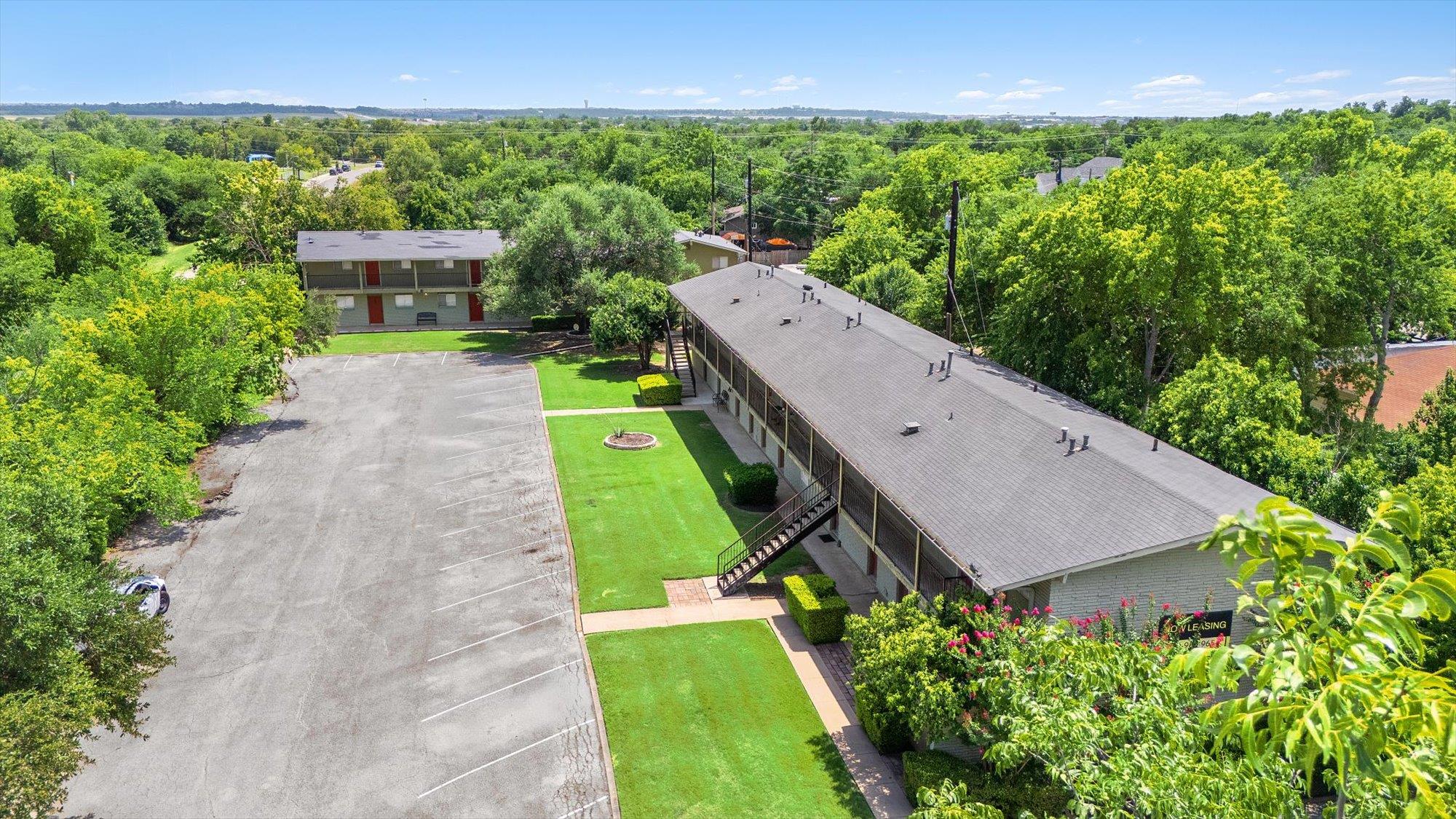 806 E 13th St #104 Property Photo 35
