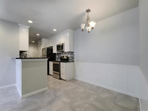 9802 Hundred Oaks Cir #a Property Photo 7