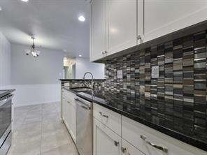 9802 Hundred Oaks Cir #a Property Photo 10