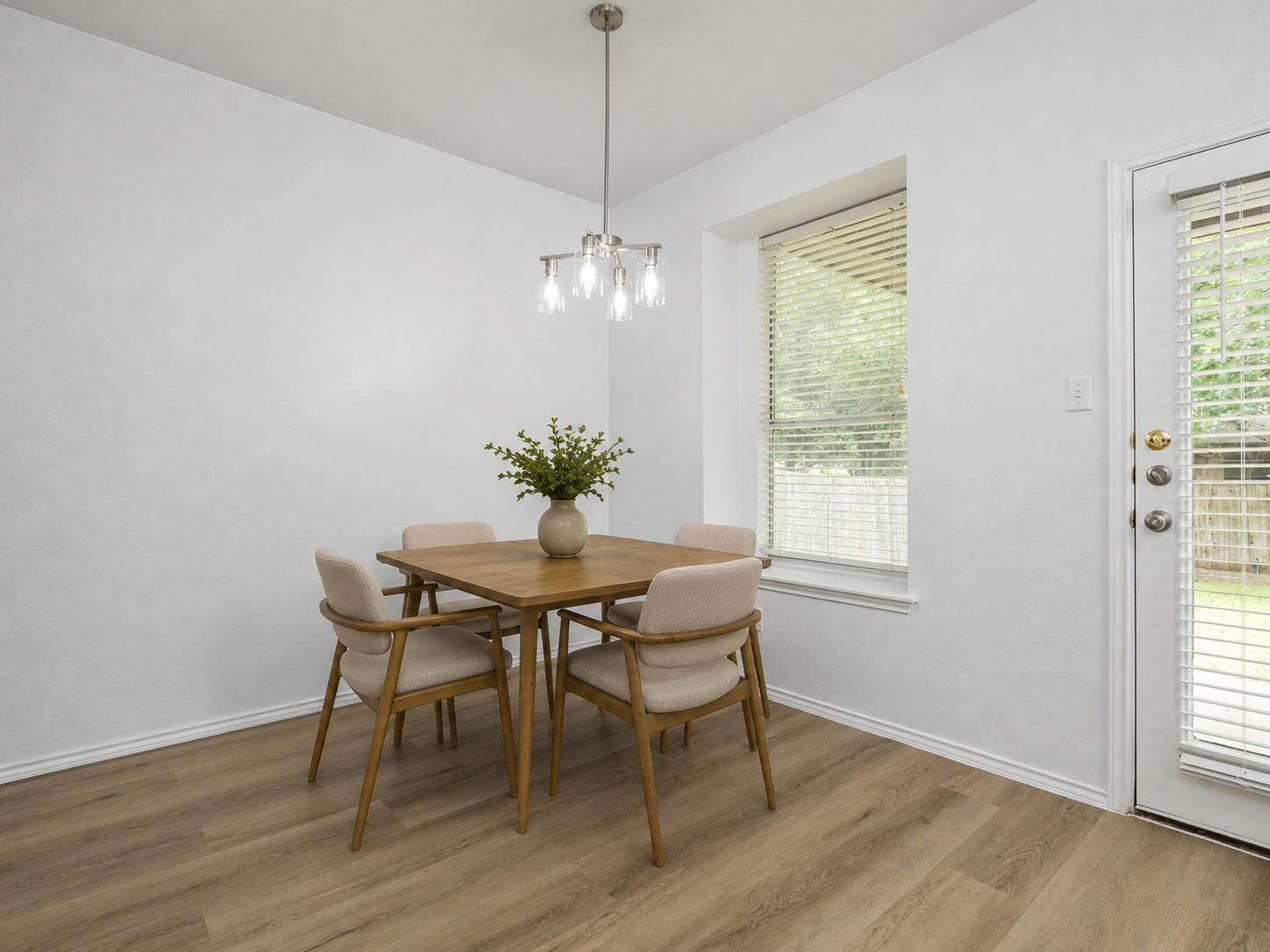 11816 Dave Silk Dr Property Photo 6