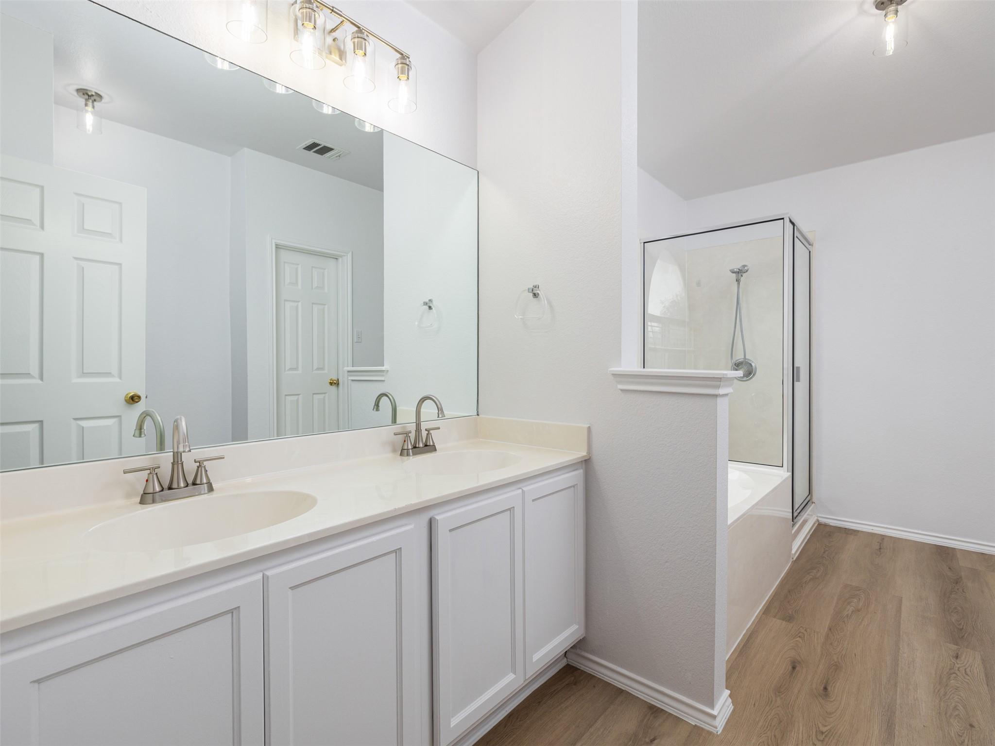 11816 Dave Silk Dr Property Photo 16