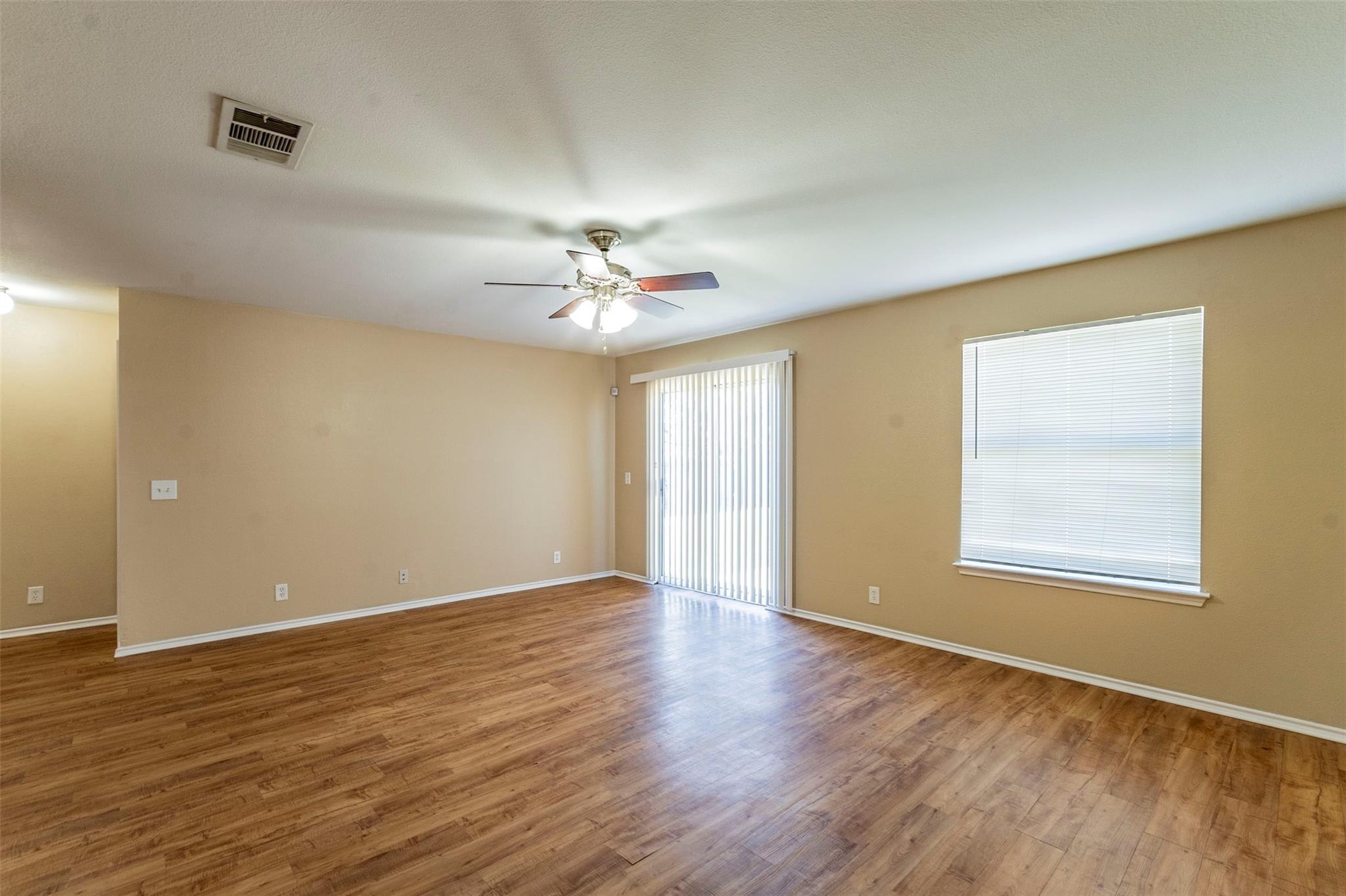 207 Mitchell Dr Property Photo 2