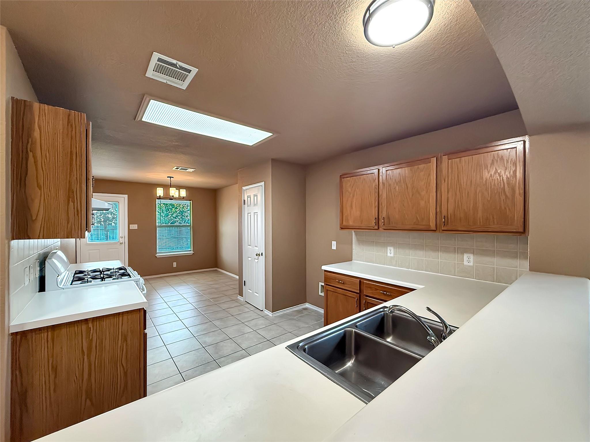 102 Ryan Cv Property Photo 6