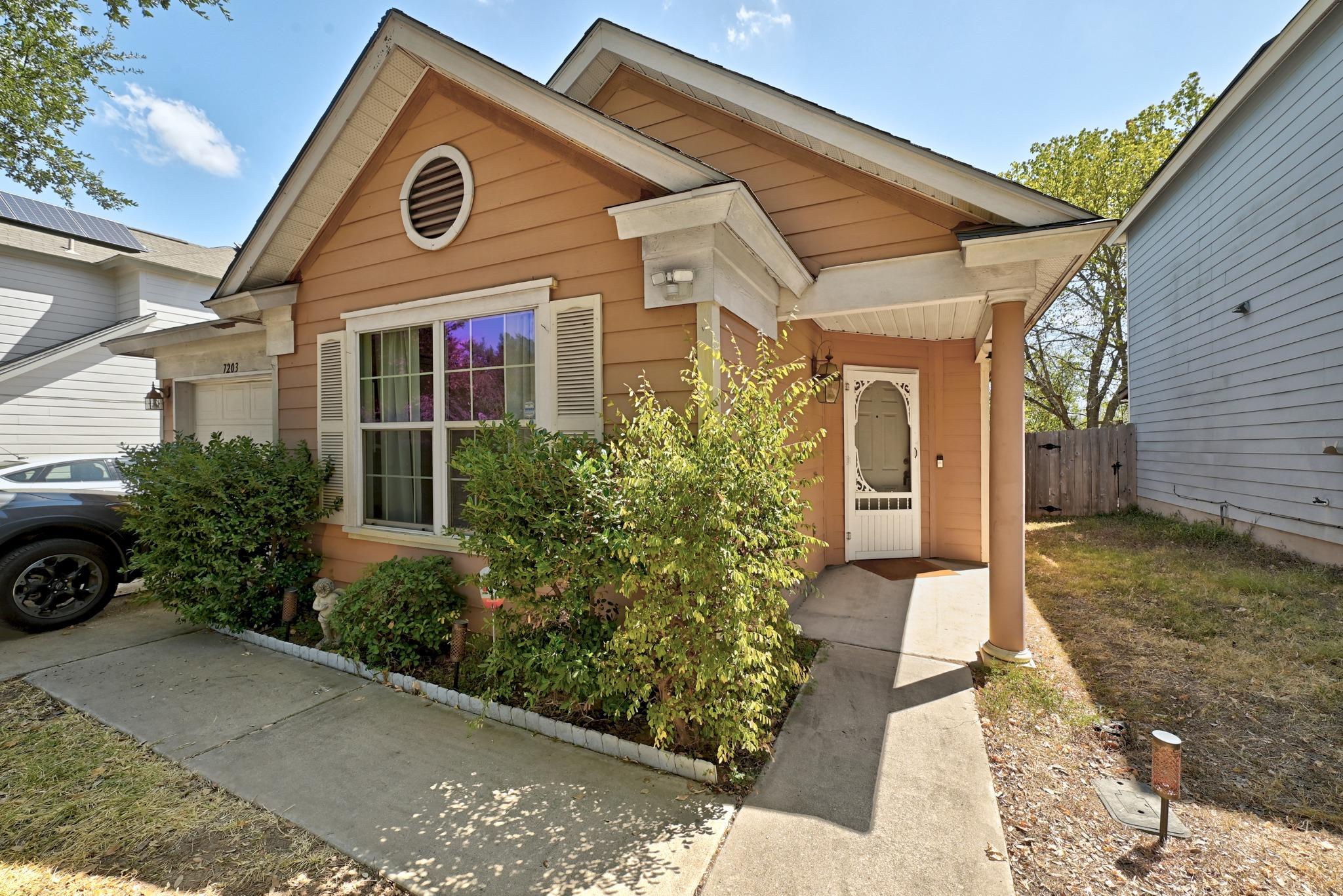 7203 Alegre Pass Property Photo 3