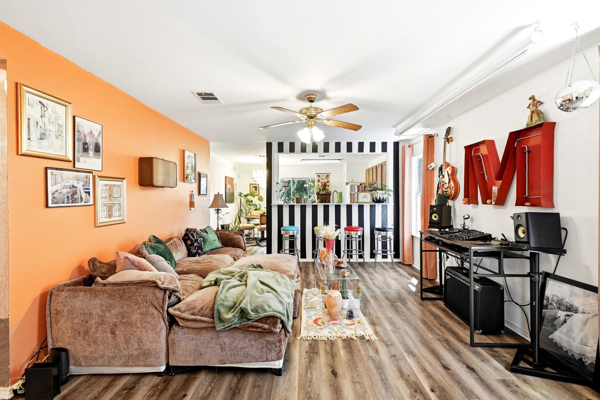 7203 Alegre Pass Property Photo 4