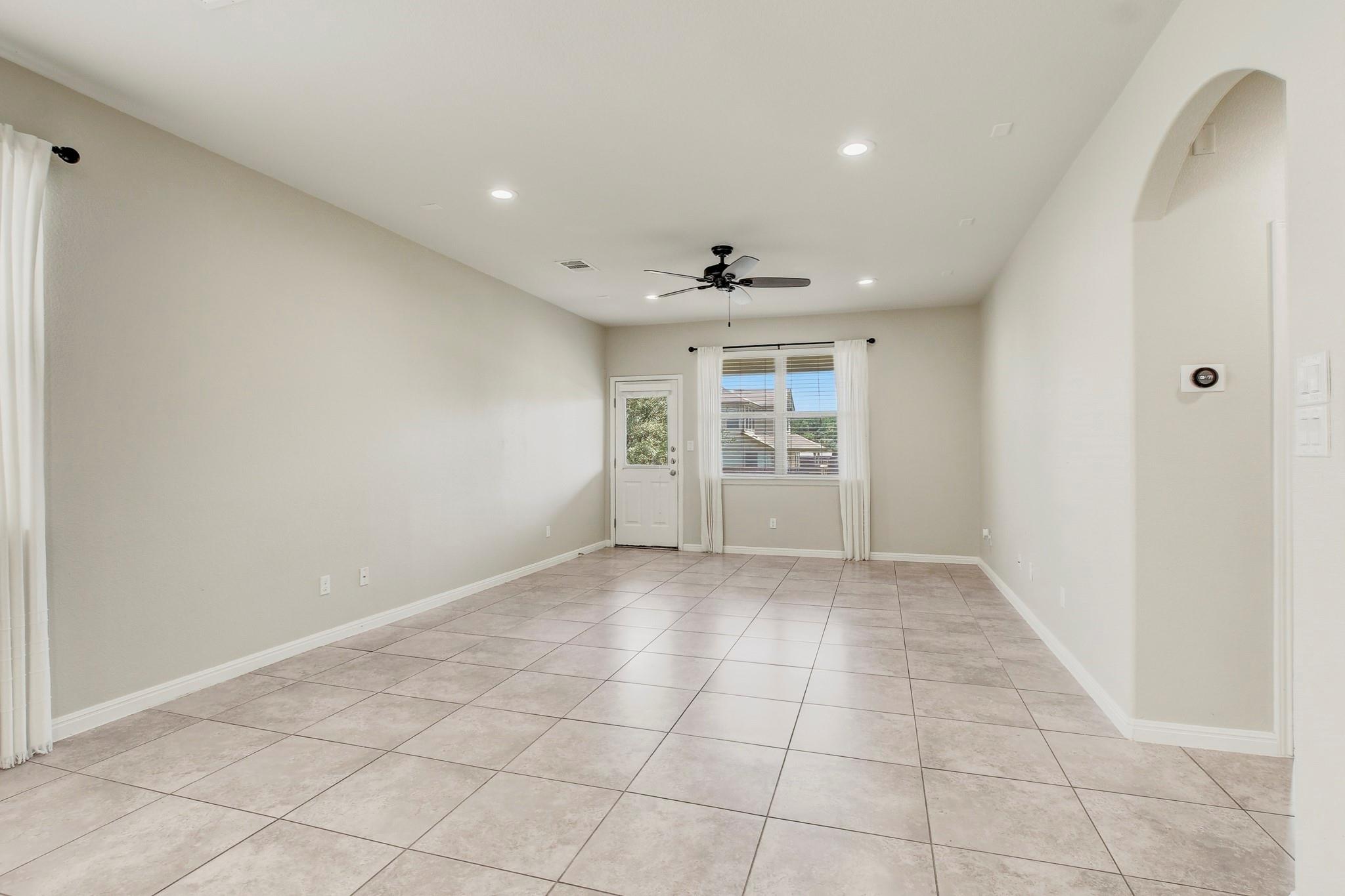 356 Quarry Ln Property Photo 5