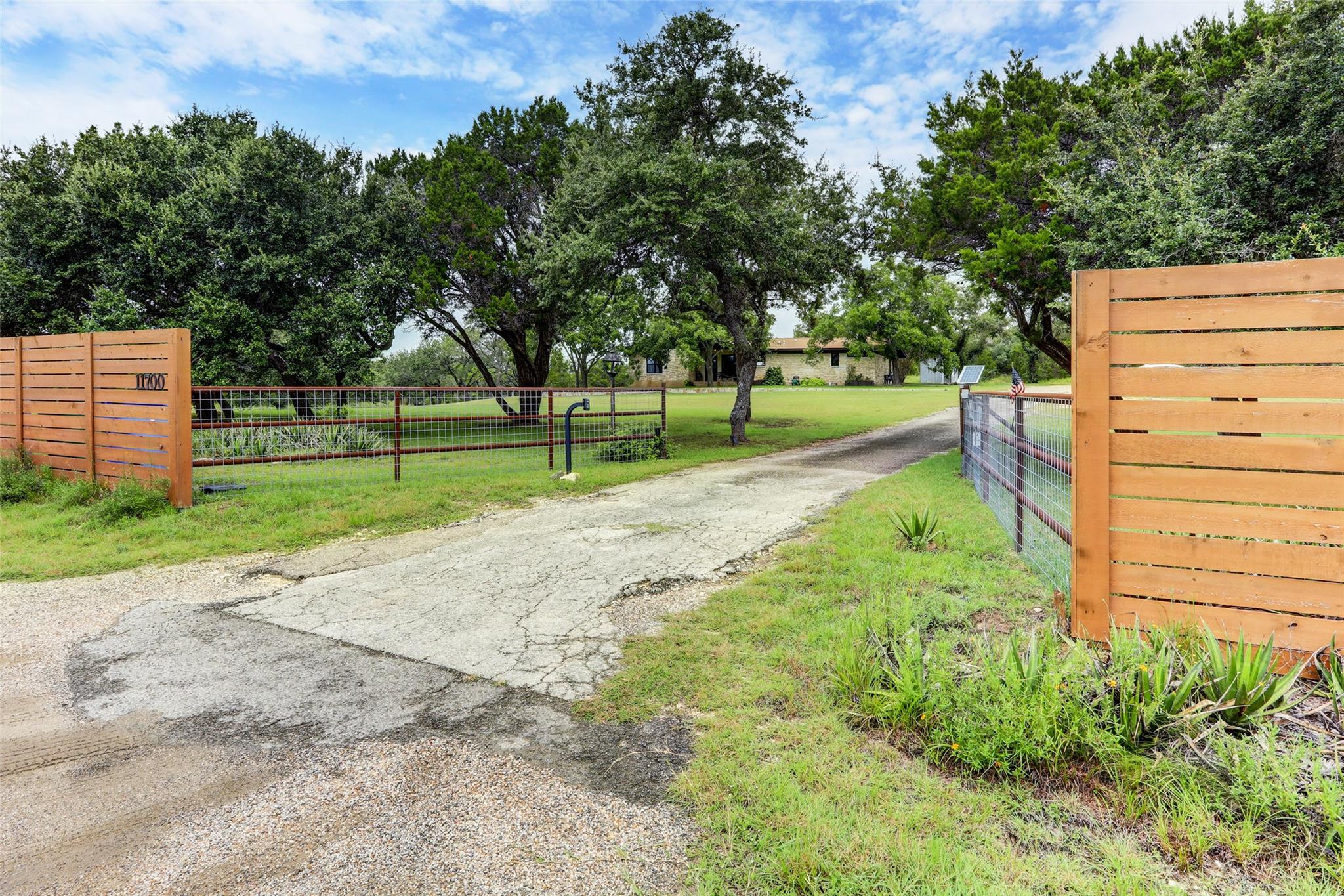 11700 Rim Rock Trl Property Photo 1