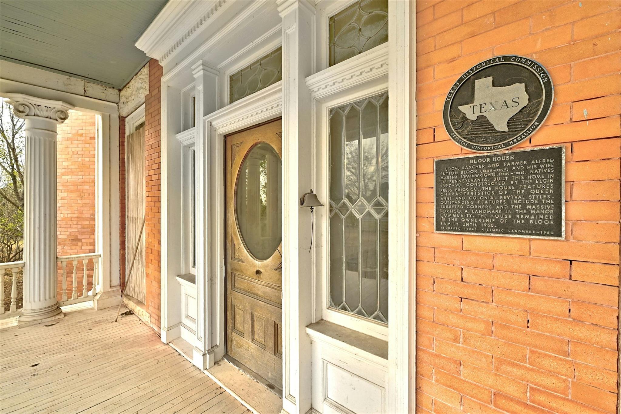 709 Lexington St Property Photo 2