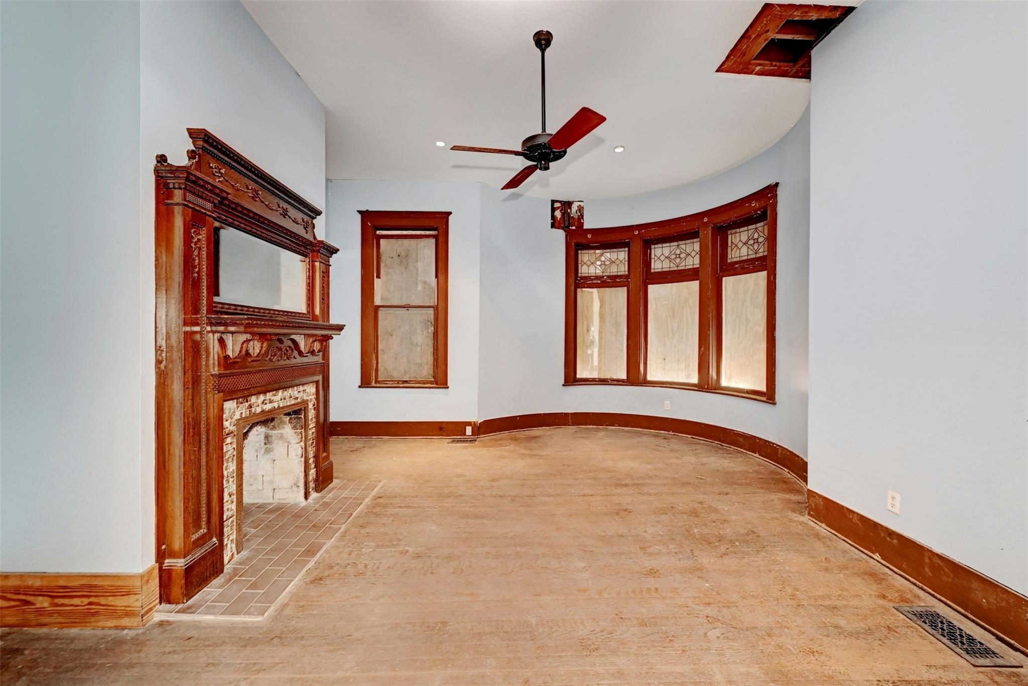 709 Lexington St Property Photo 4