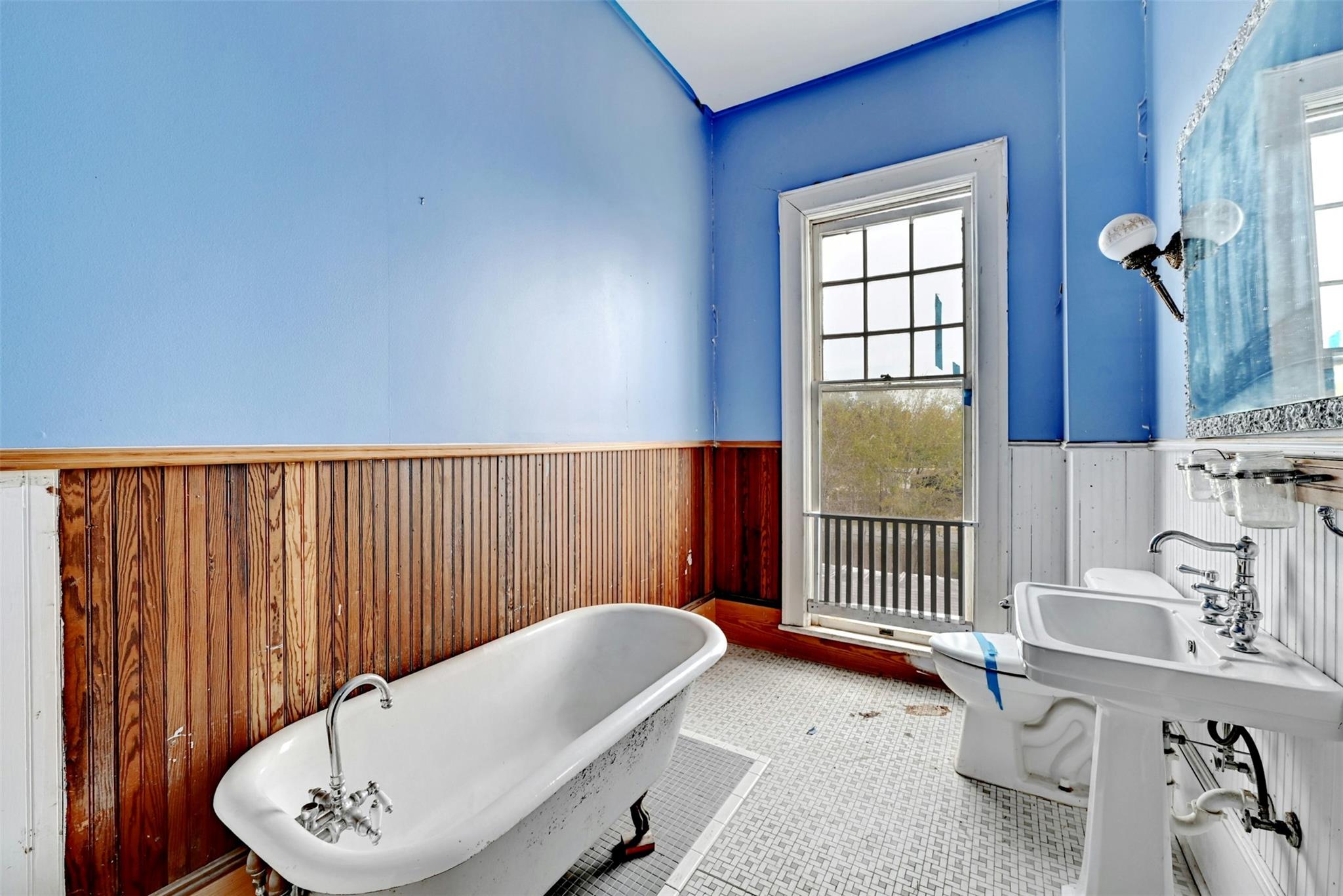 709 Lexington St Property Photo 17