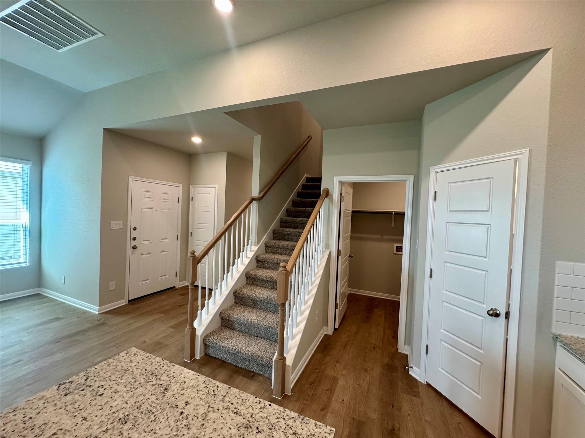 761 Staglin St #a Property Photo 13