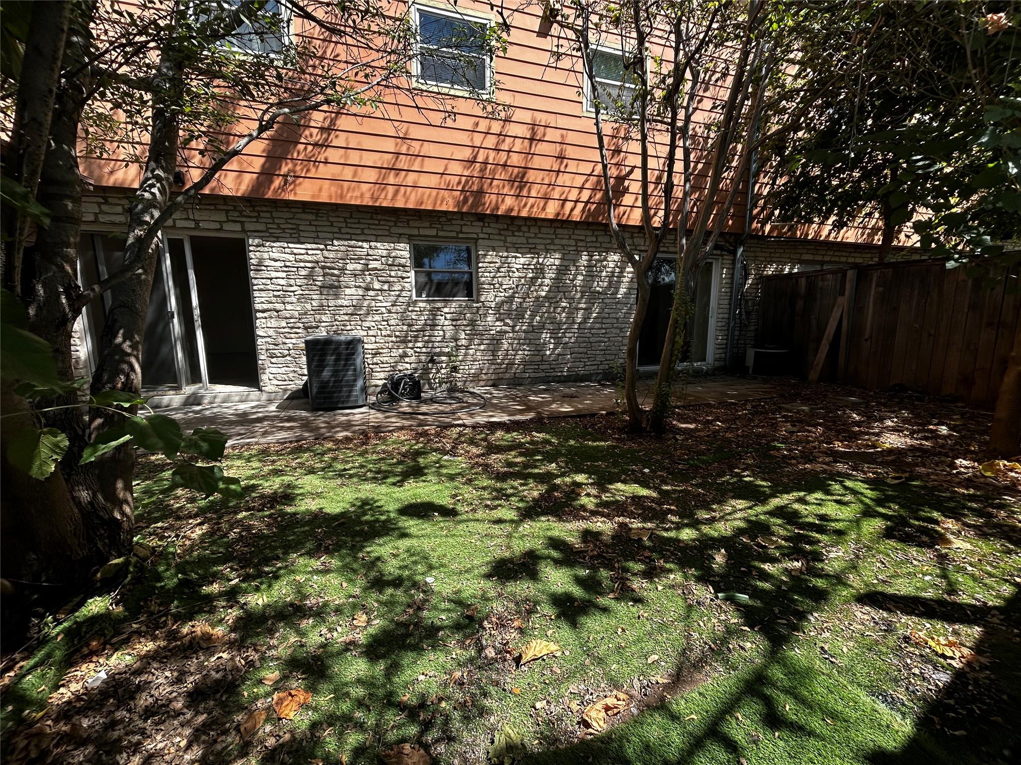 2706 Cole St #b103 Property Photo 6