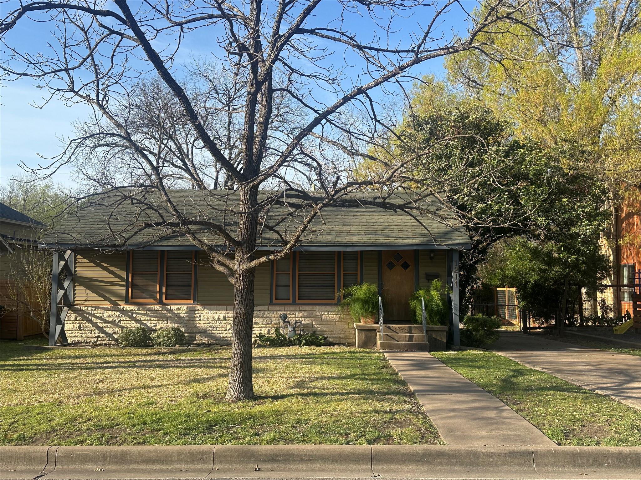 1211 Pasadena Dr Property Photo