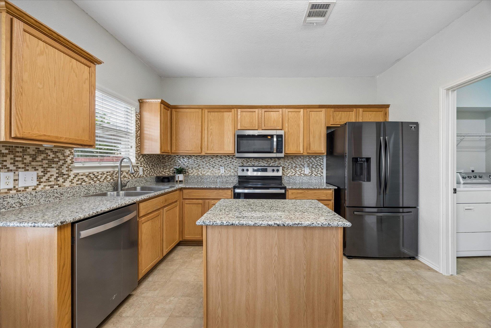 13504 Richard Nixon St Property Photo 9
