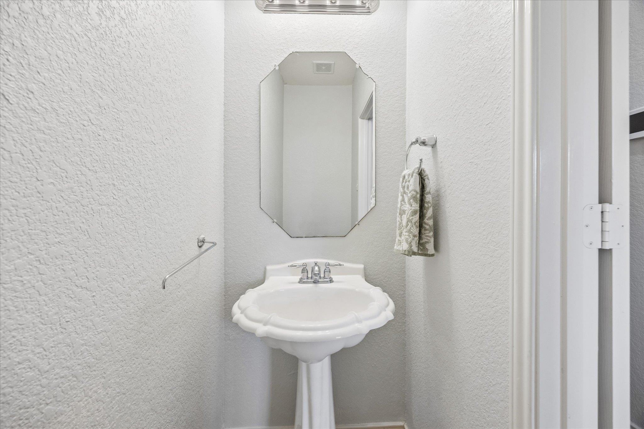 13504 Richard Nixon St Property Photo 11