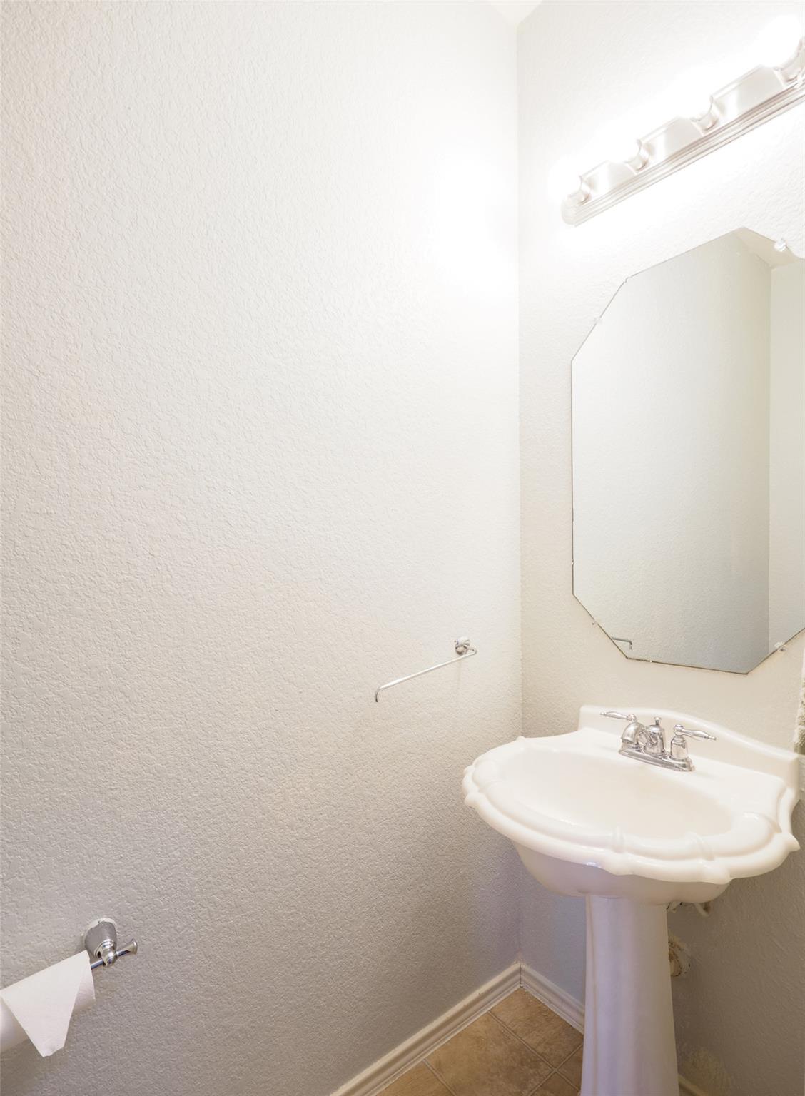13504 Richard Nixon St Property Photo 12