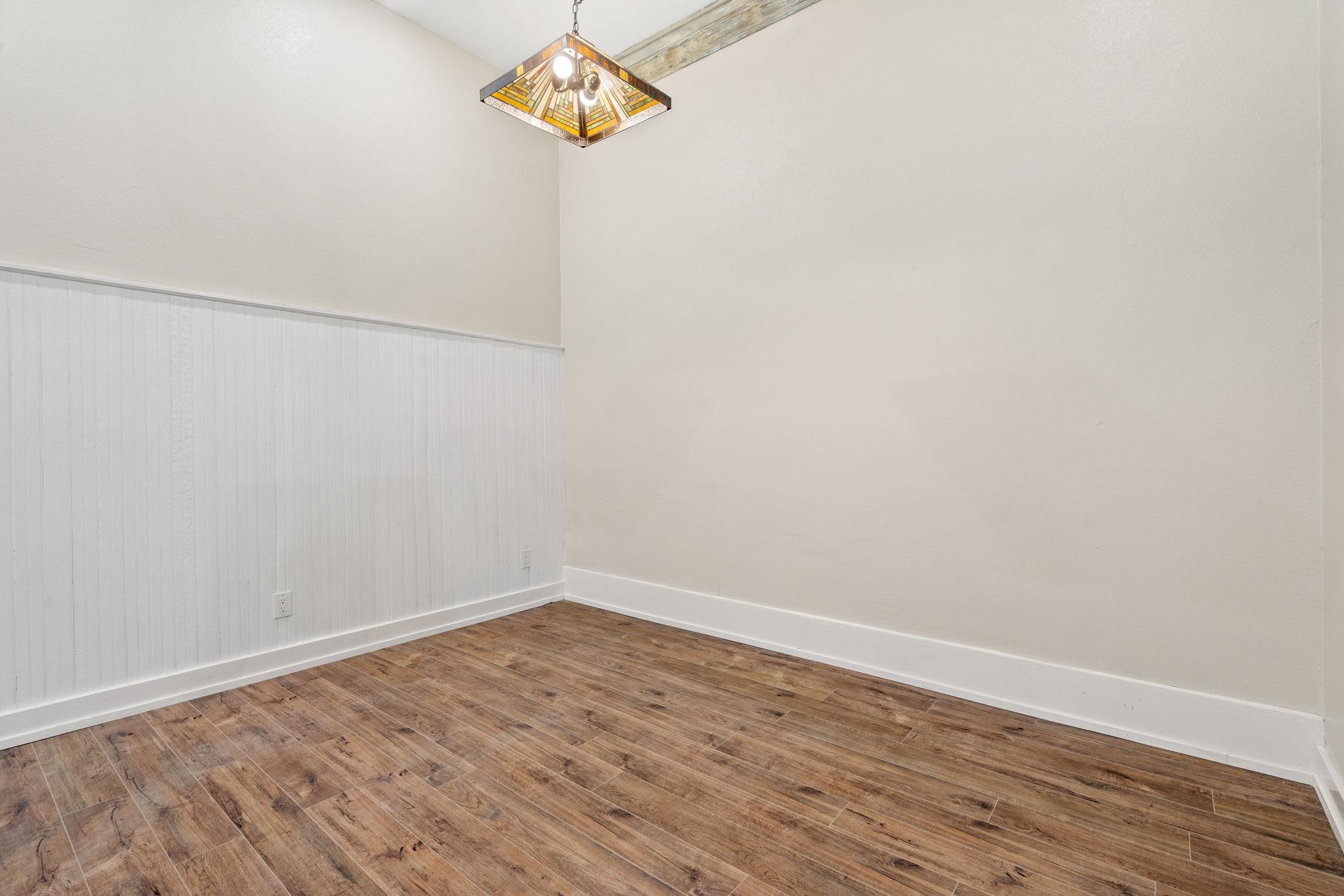 104 E 2nd St #201 Property Photo 21