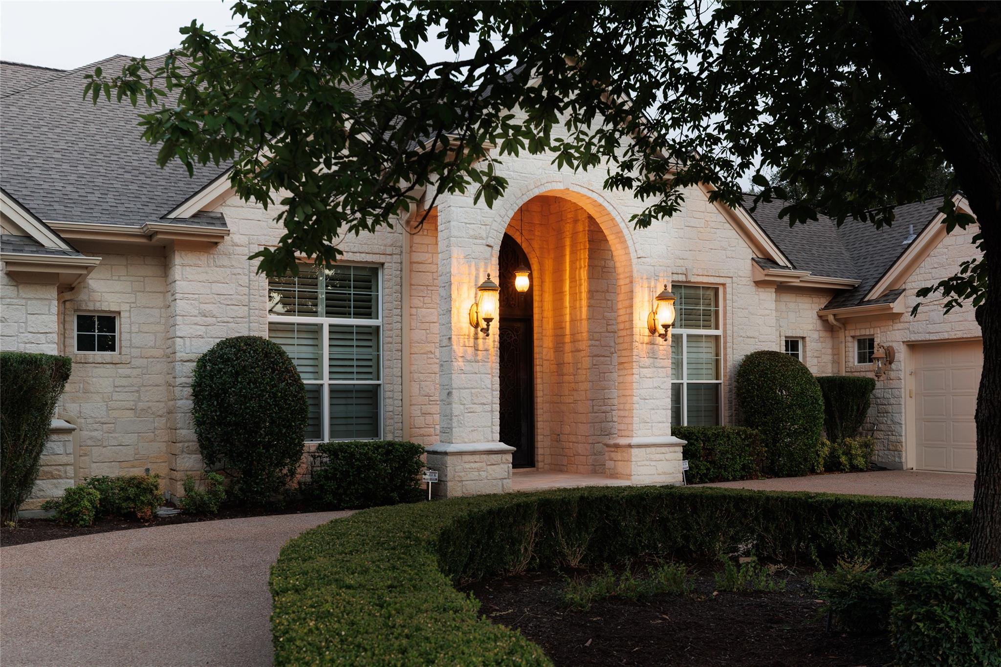 200 Stardust Ln Property Photo 2