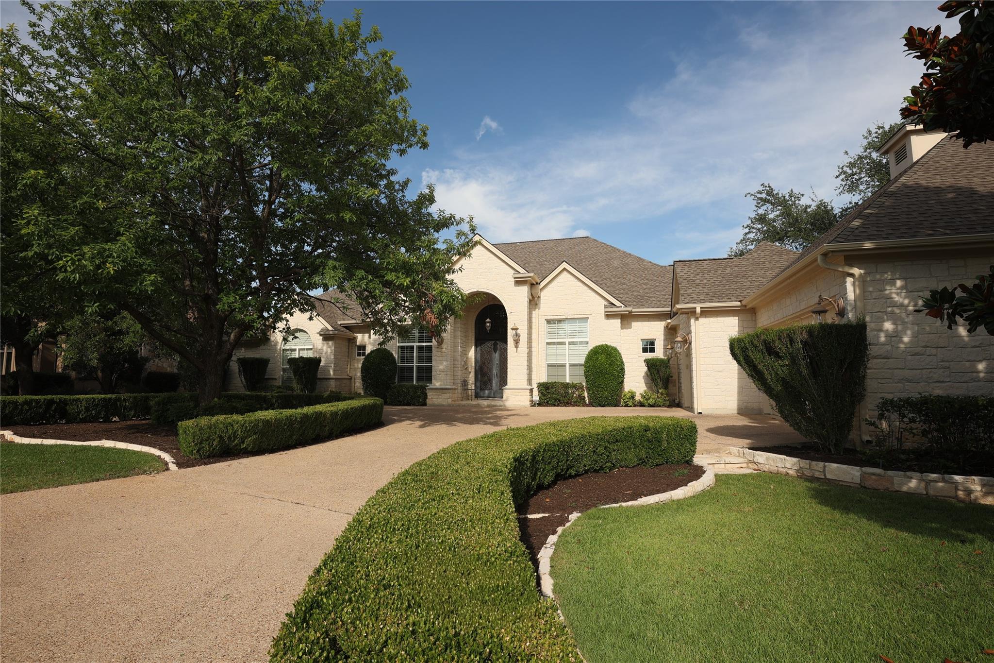 200 Stardust Ln Property Photo 3