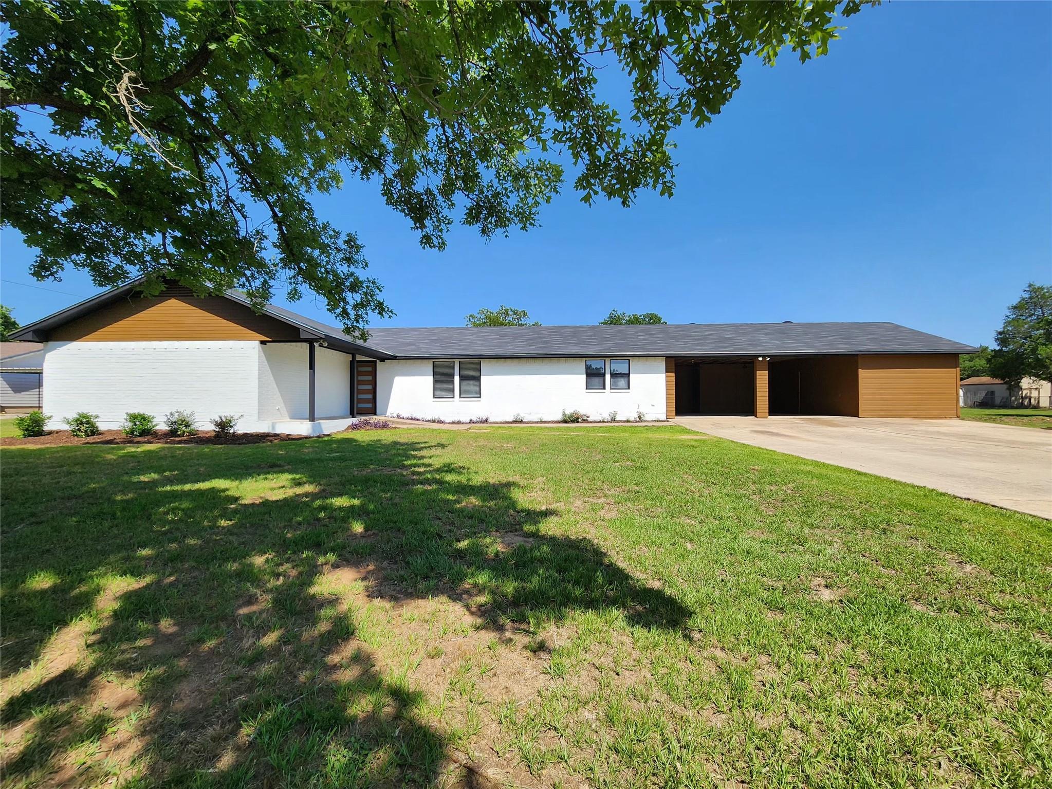 1011 N State Highway 95 Highway Property Photo 1