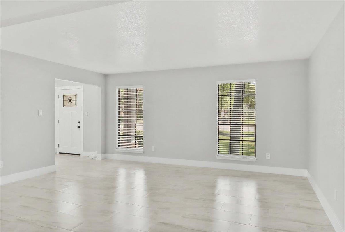 1612 Hermitage Dr Property Photo 3