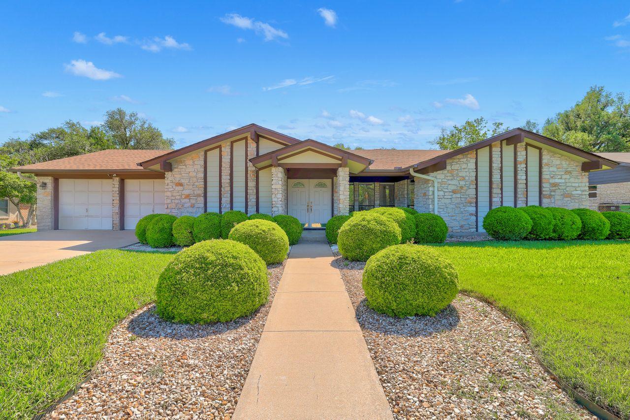 1605 Deep Wood Dr Property Photo