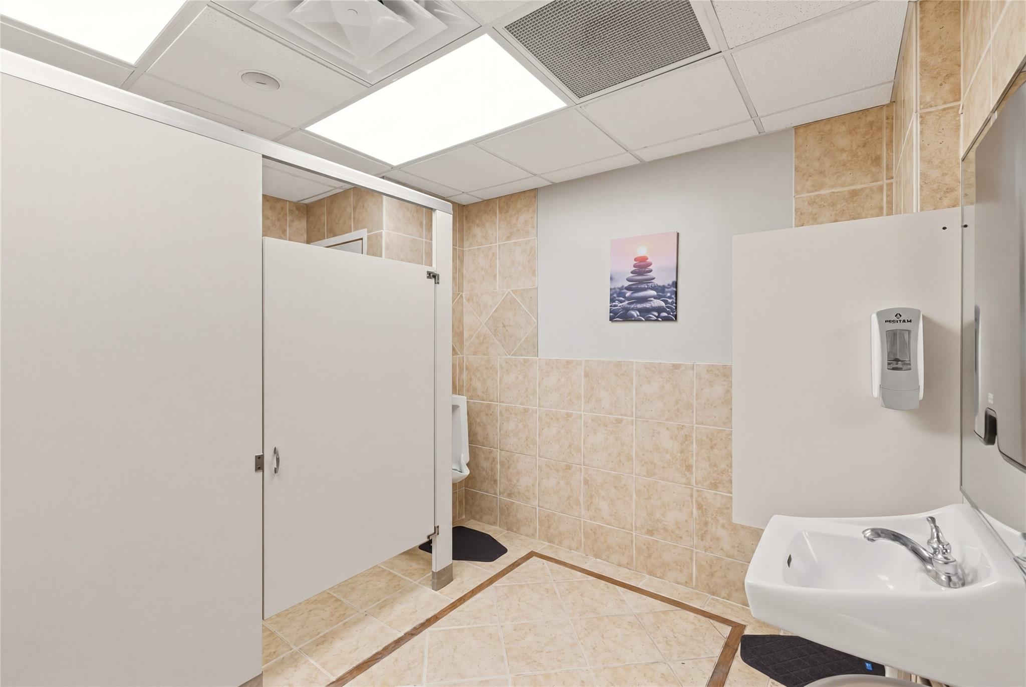 1506 N Us Hwy 281 None Property Photo 16
