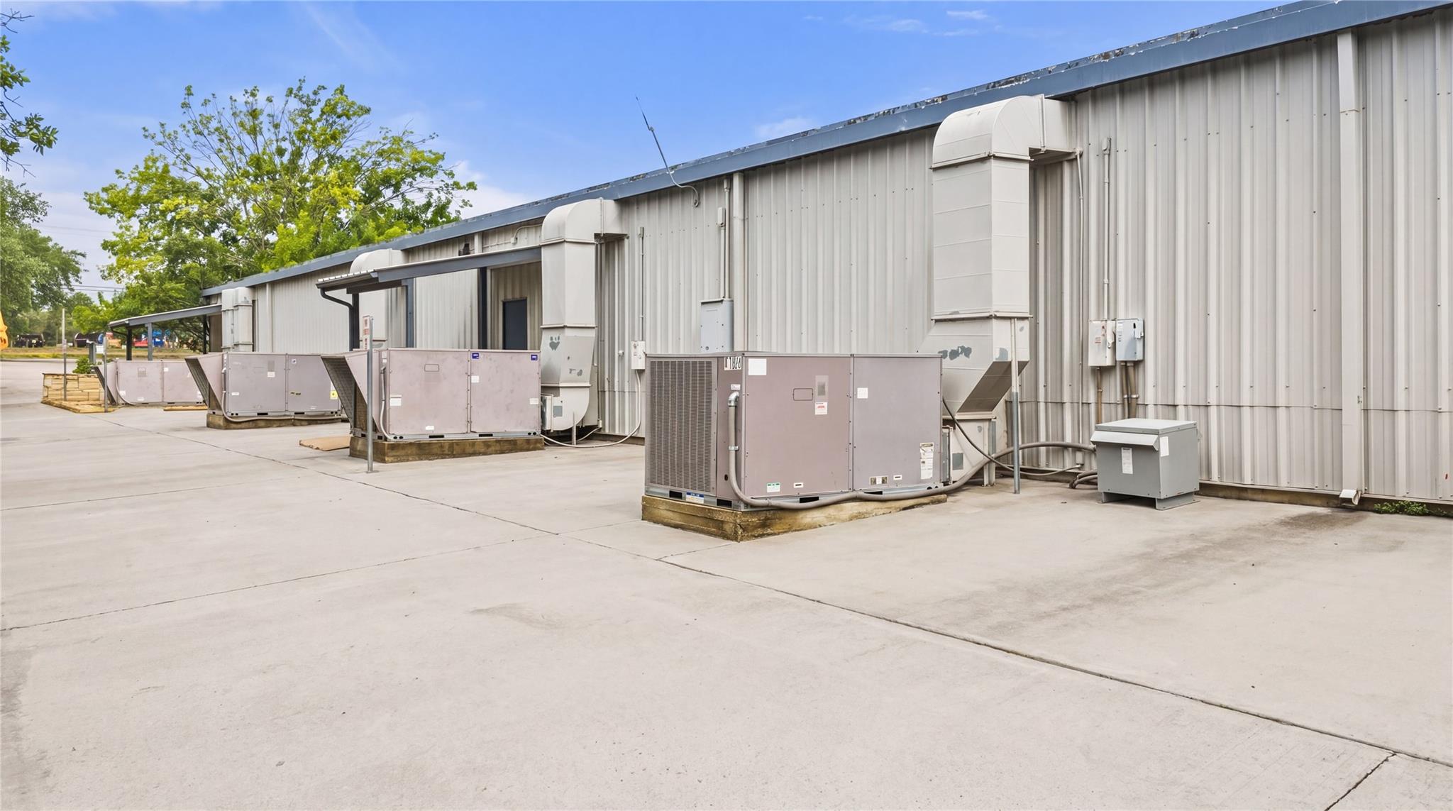 1506 N Us Hwy 281 None Property Photo 20