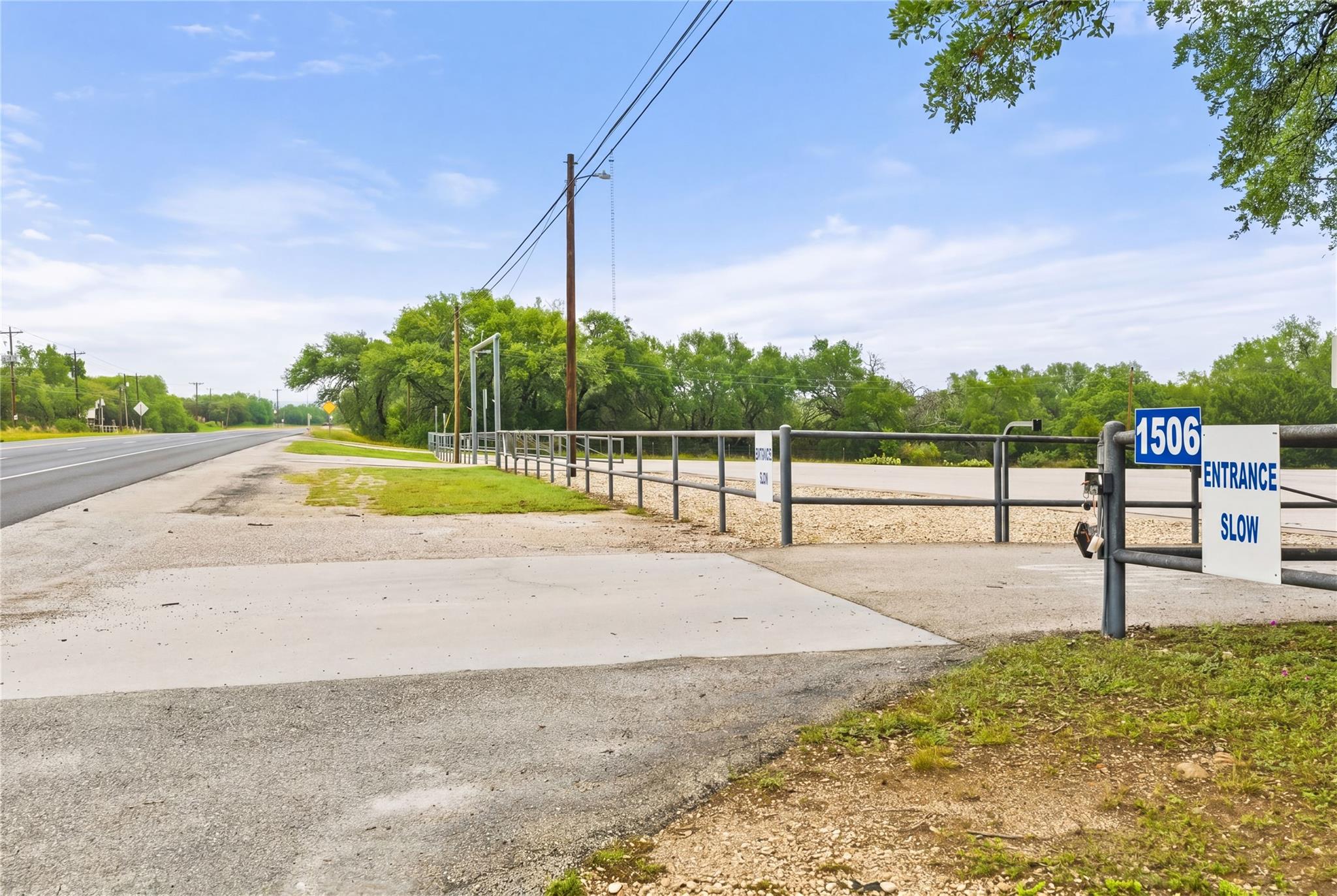 1506 N Us Hwy 281 None Property Photo 23