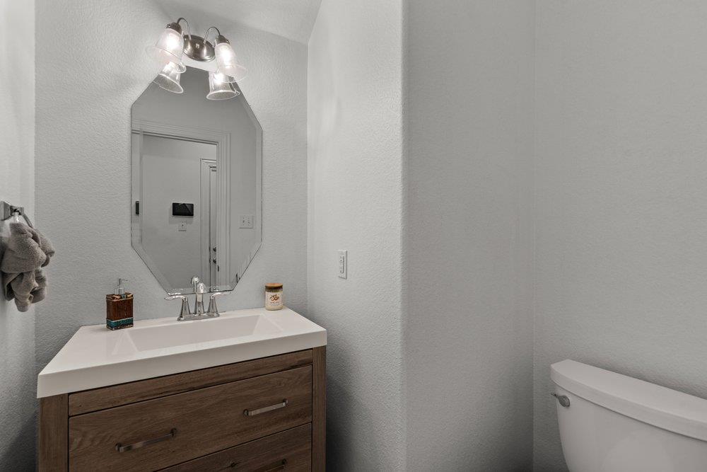 580 Clear Springs Holw Property Photo 21