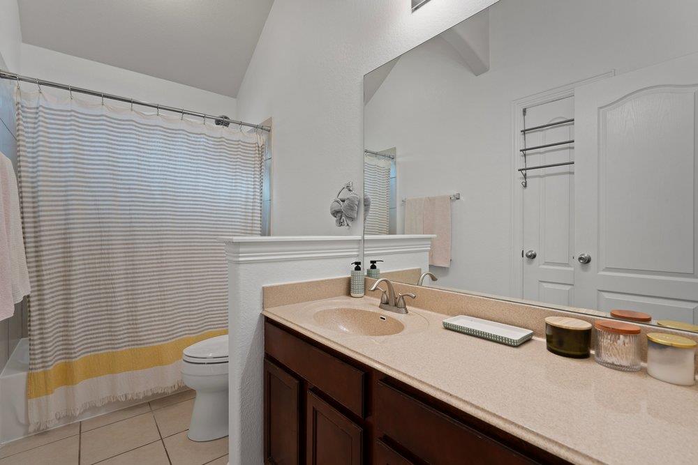 580 Clear Springs Holw Property Photo 28
