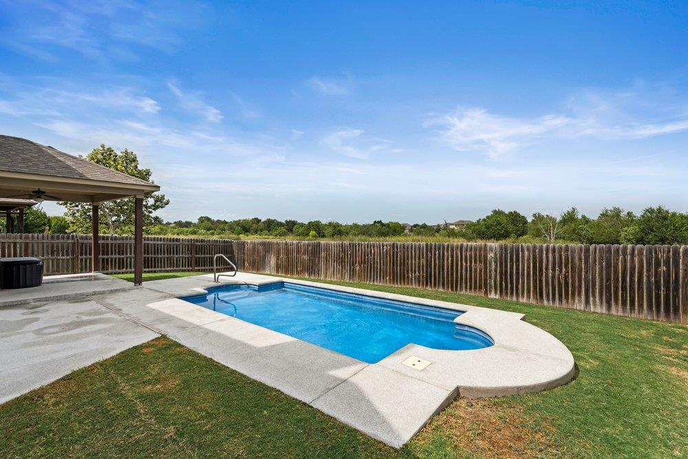580 Clear Springs Holw Property Photo 34