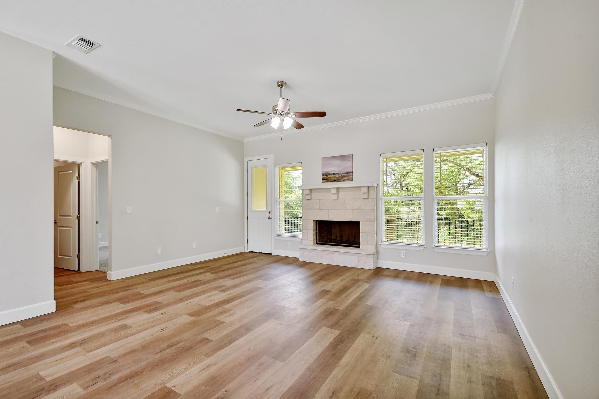 2109 Meadow View Dr Property Photo 3