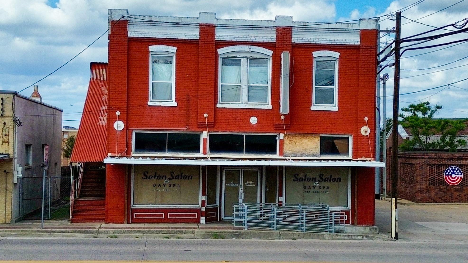 161 S. Main St Property Photo 1