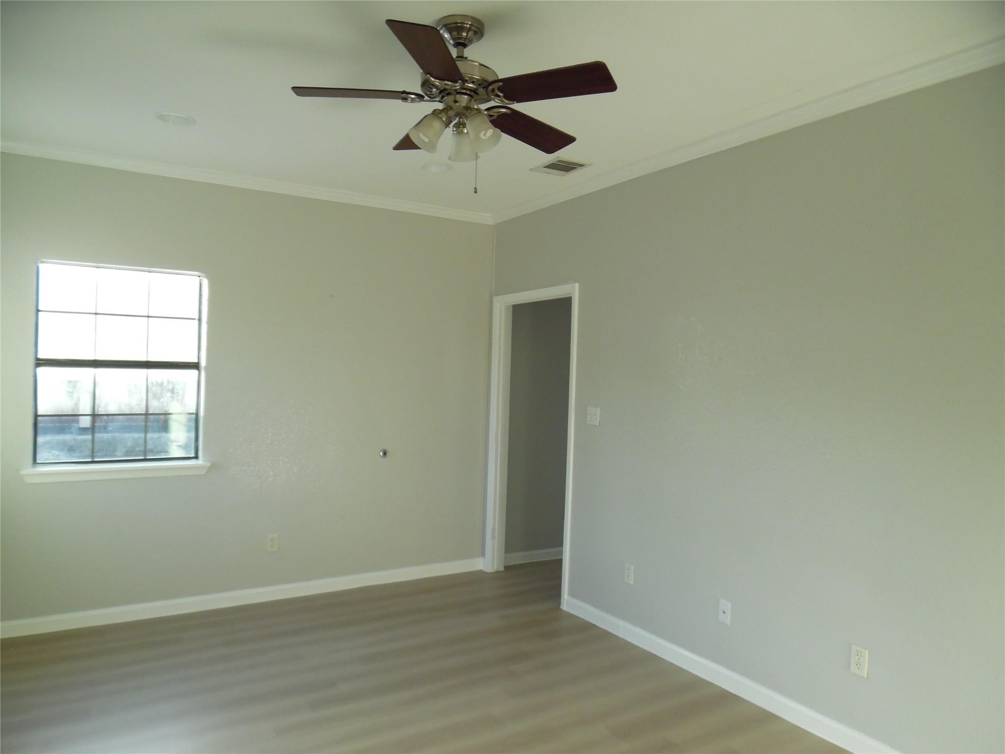 1572666 Property Photo 5
