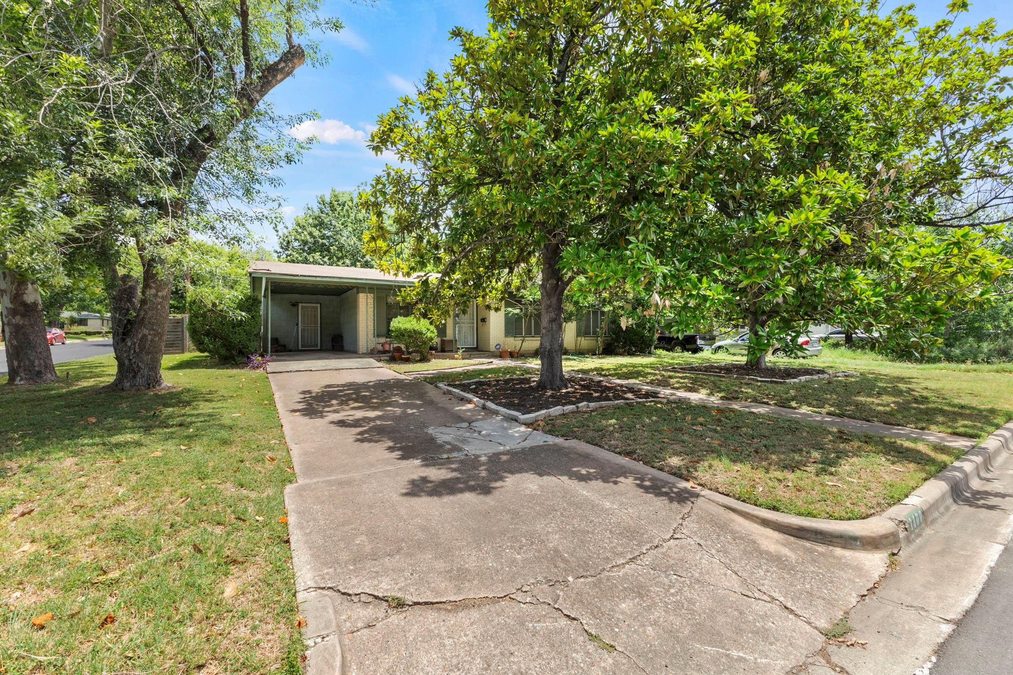 1400 Corona Dr Property Photo