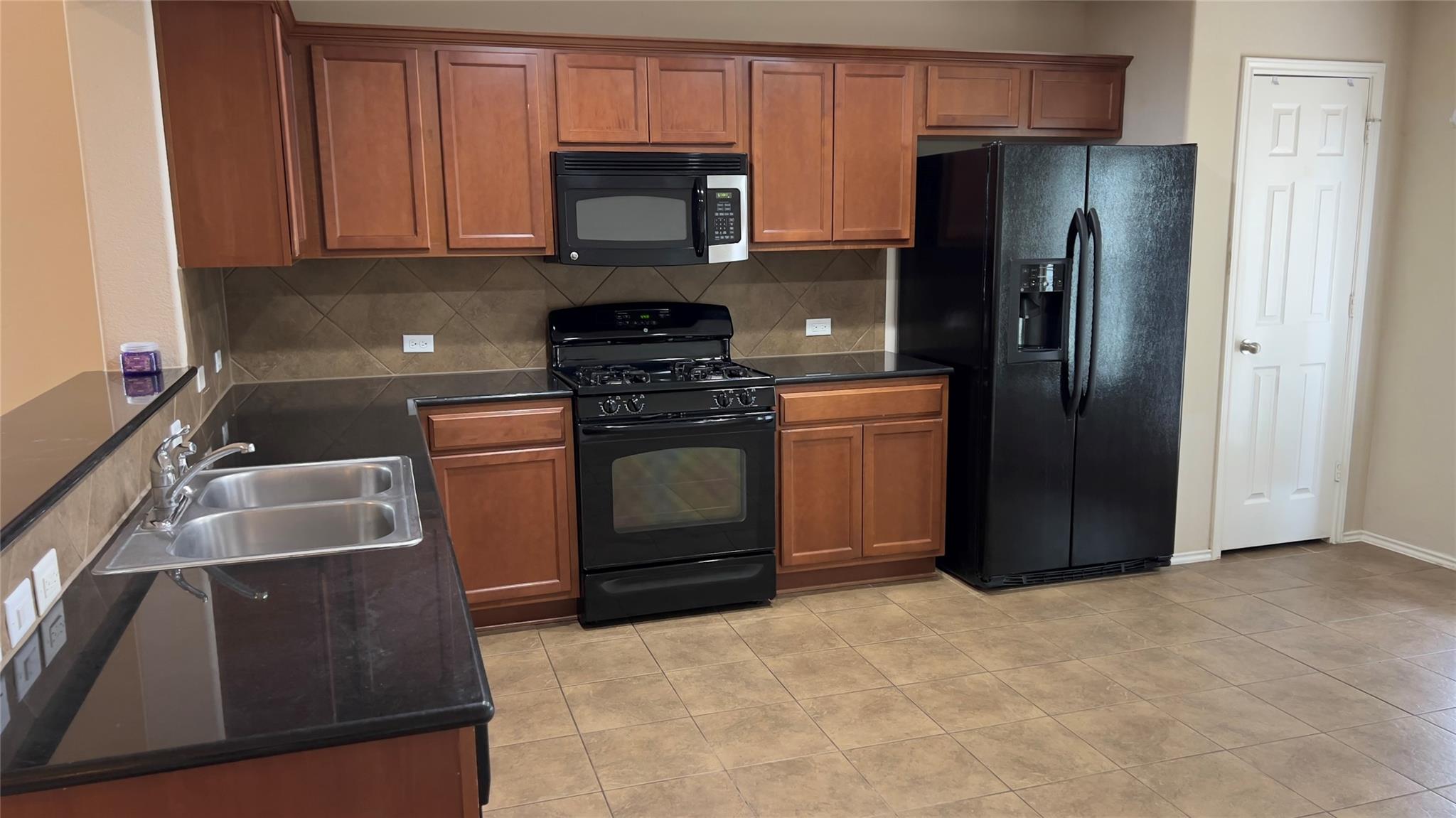 357 Nottingham Loop Property Photo 5