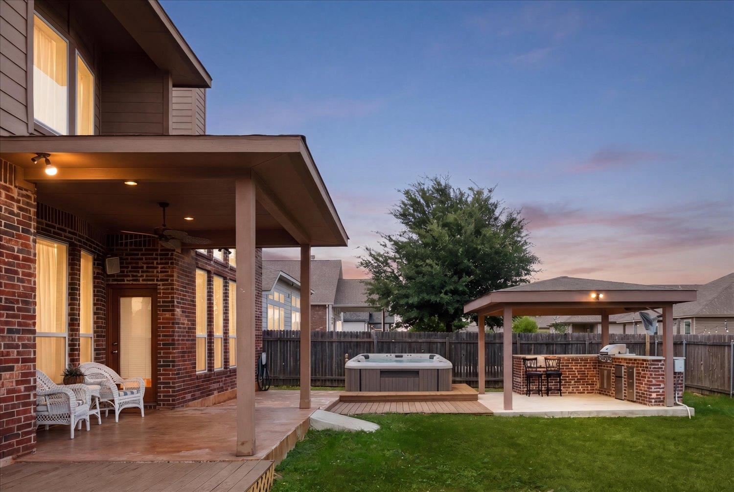 8093 Arezzo Dr Property Photo 2