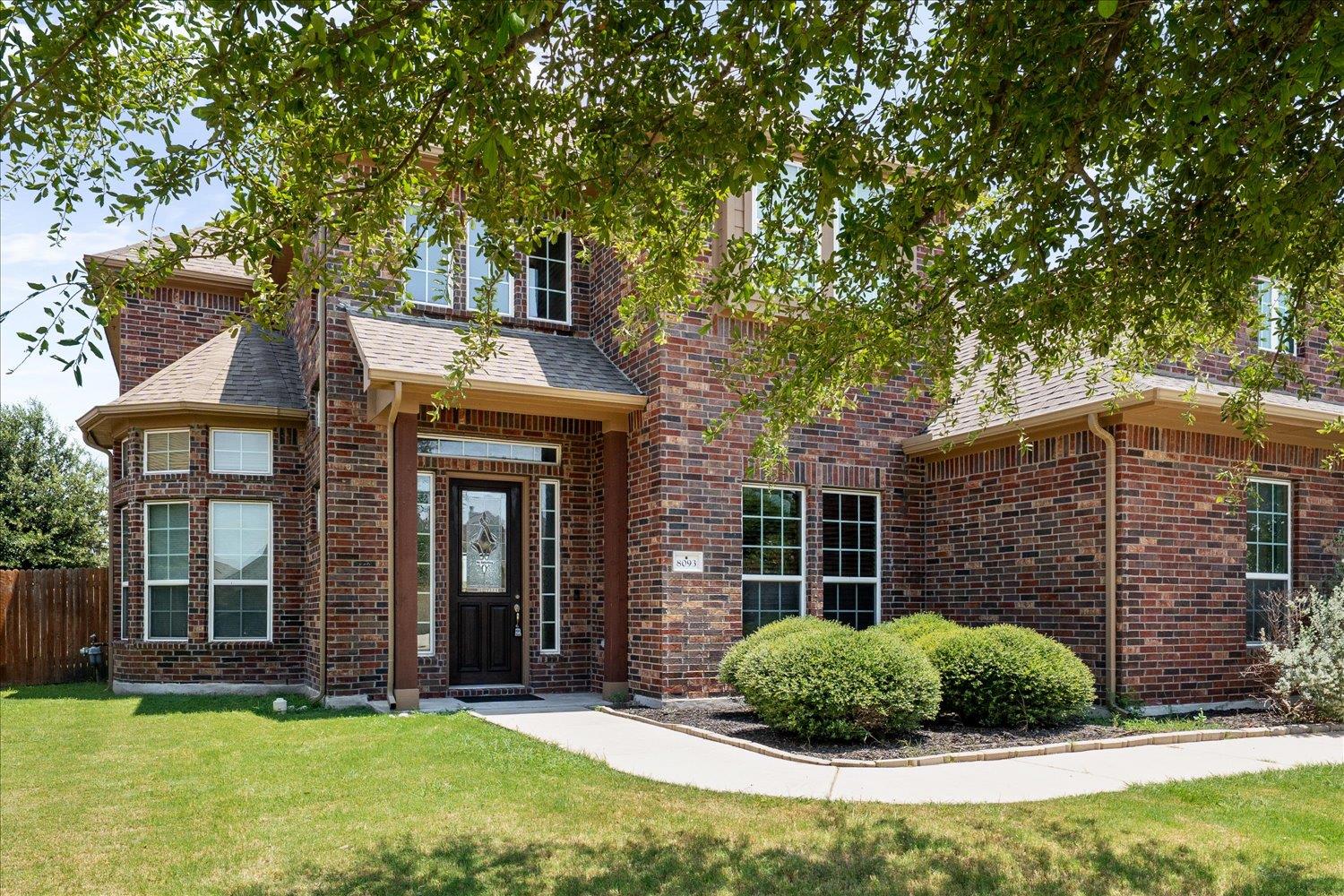 8093 Arezzo Dr Property Photo 3
