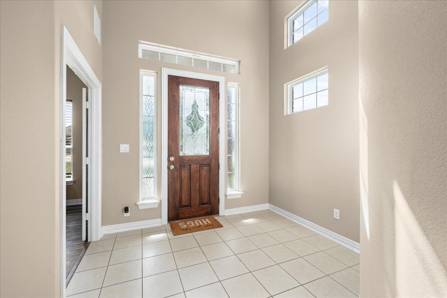 8093 Arezzo Dr Property Photo 4