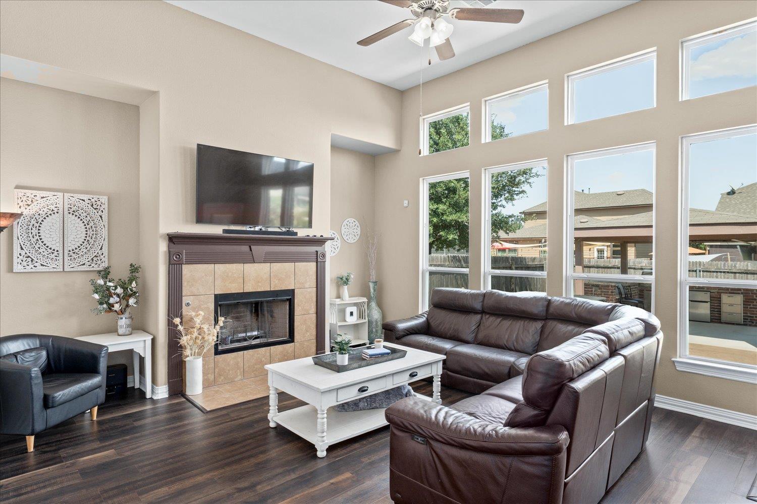 8093 Arezzo Dr Property Photo 12