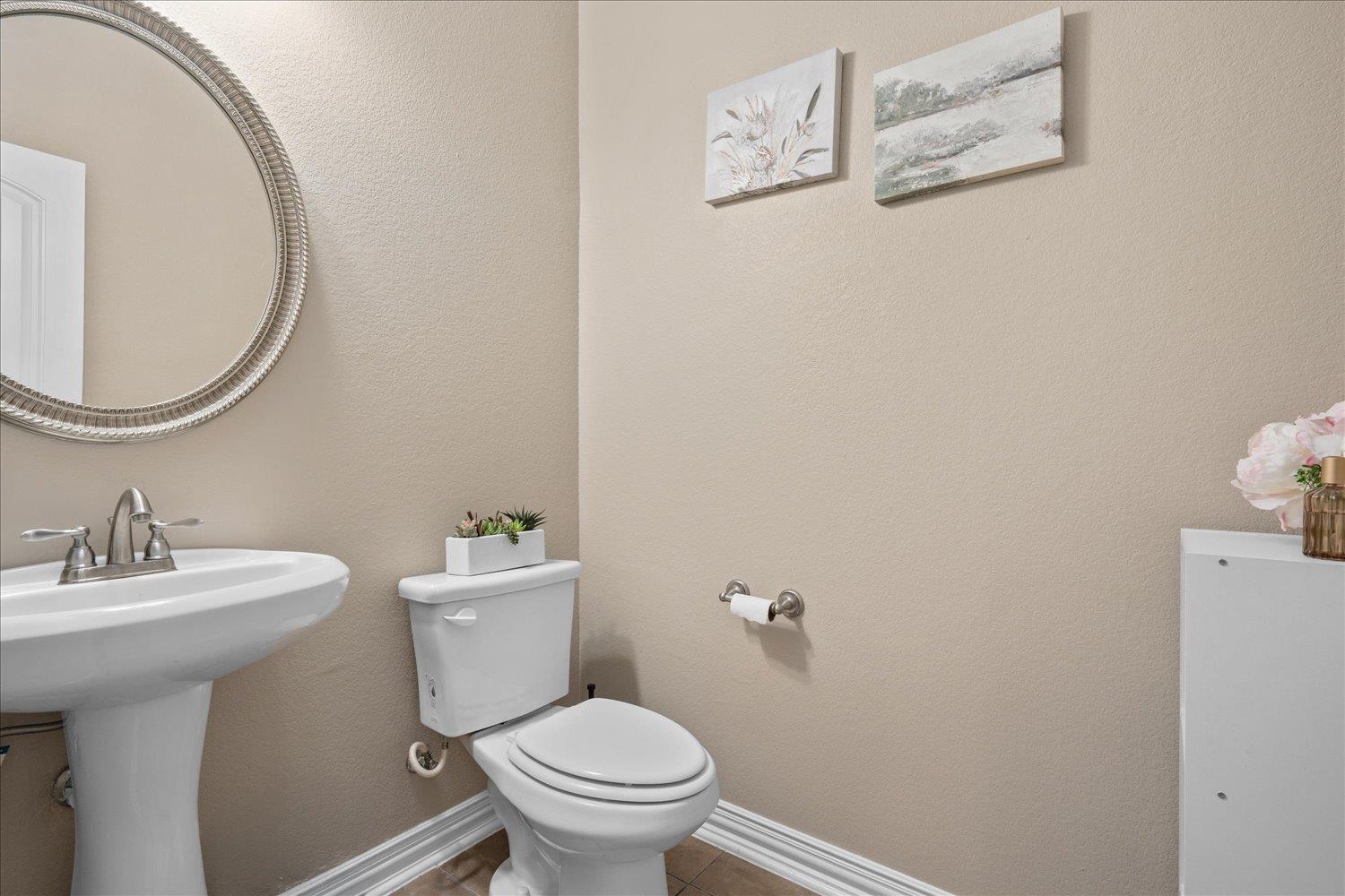 8093 Arezzo Dr Property Photo 15