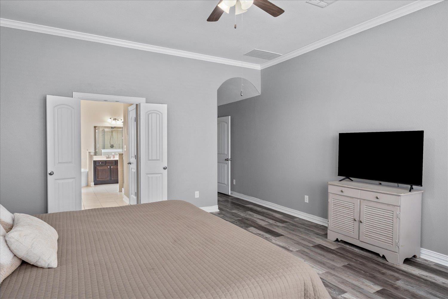 8093 Arezzo Dr Property Photo 17