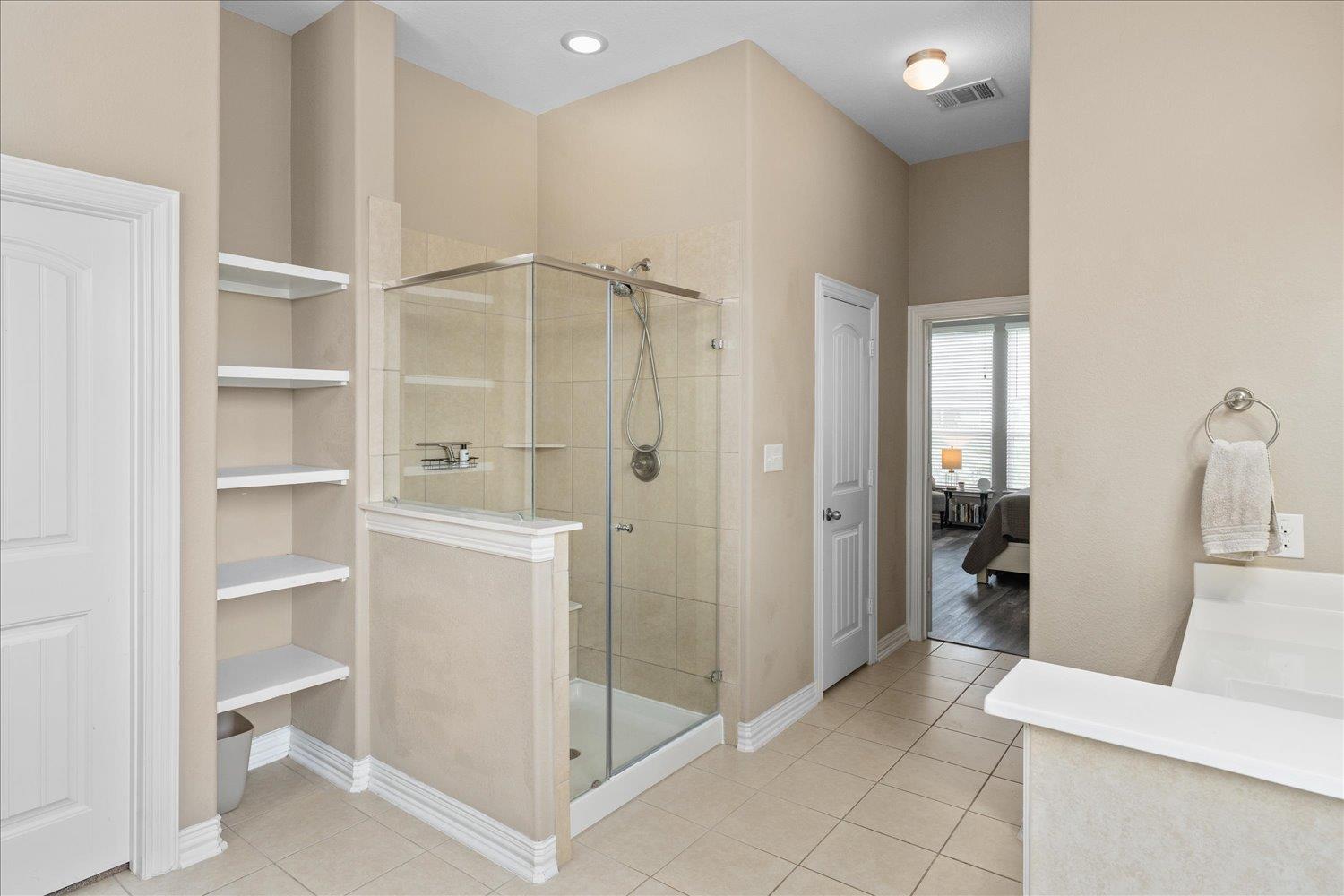 8093 Arezzo Dr Property Photo 19