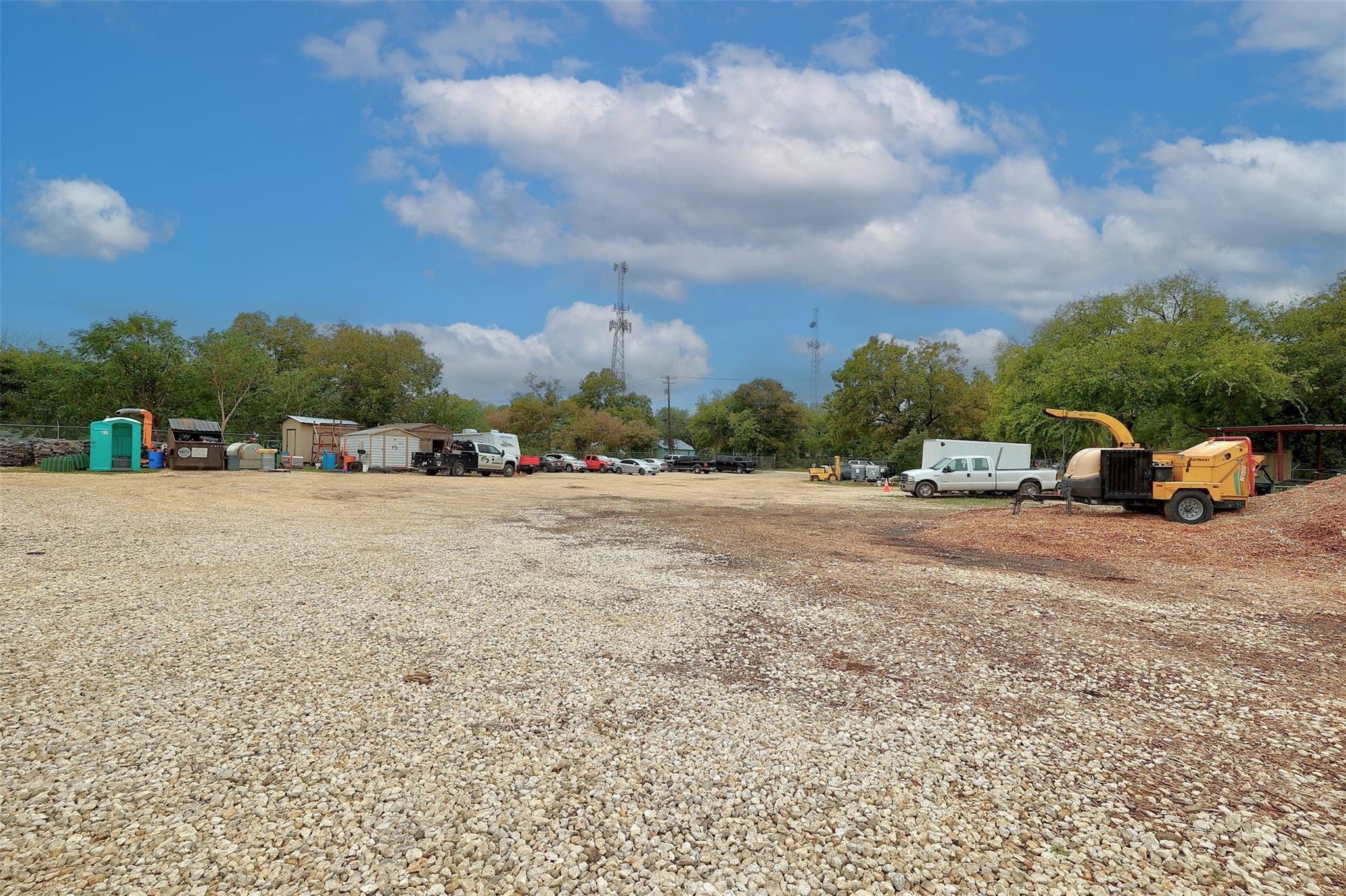 2405 Gardenia Dr Property Photo 6