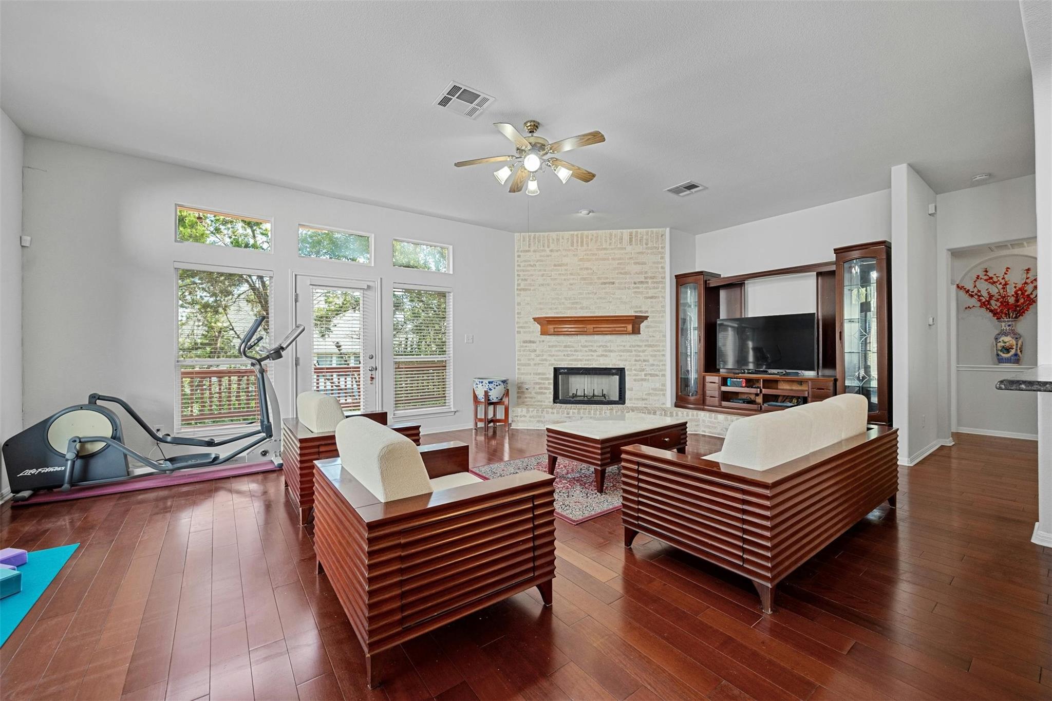 9228 Limoncillo Dr Property Photo 7