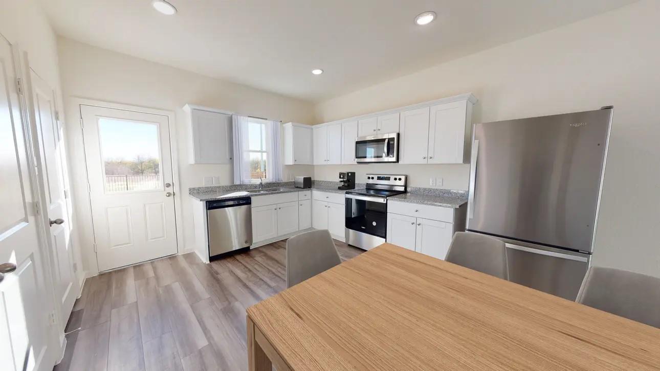 16017 Larustinus St Property Photo 3