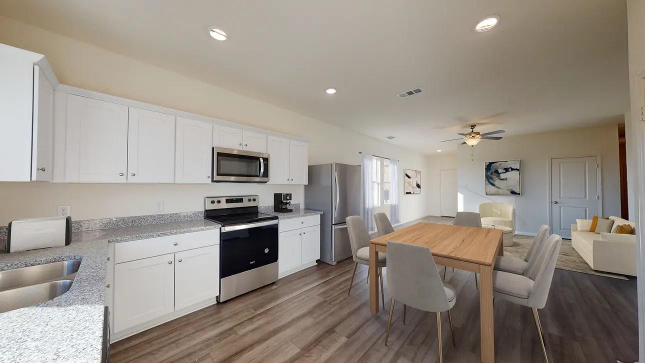 16017 Larustinus St Property Photo 4