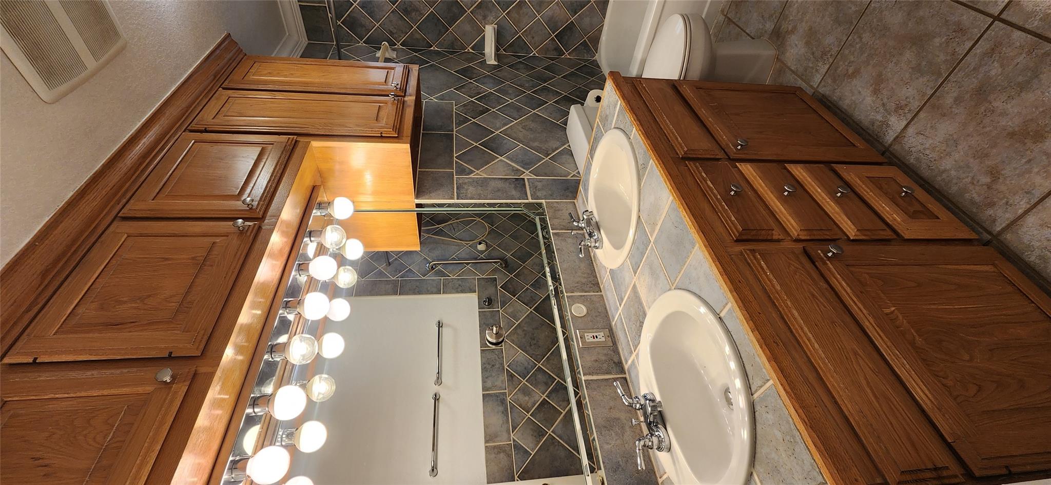302 Julie St Property Photo 25