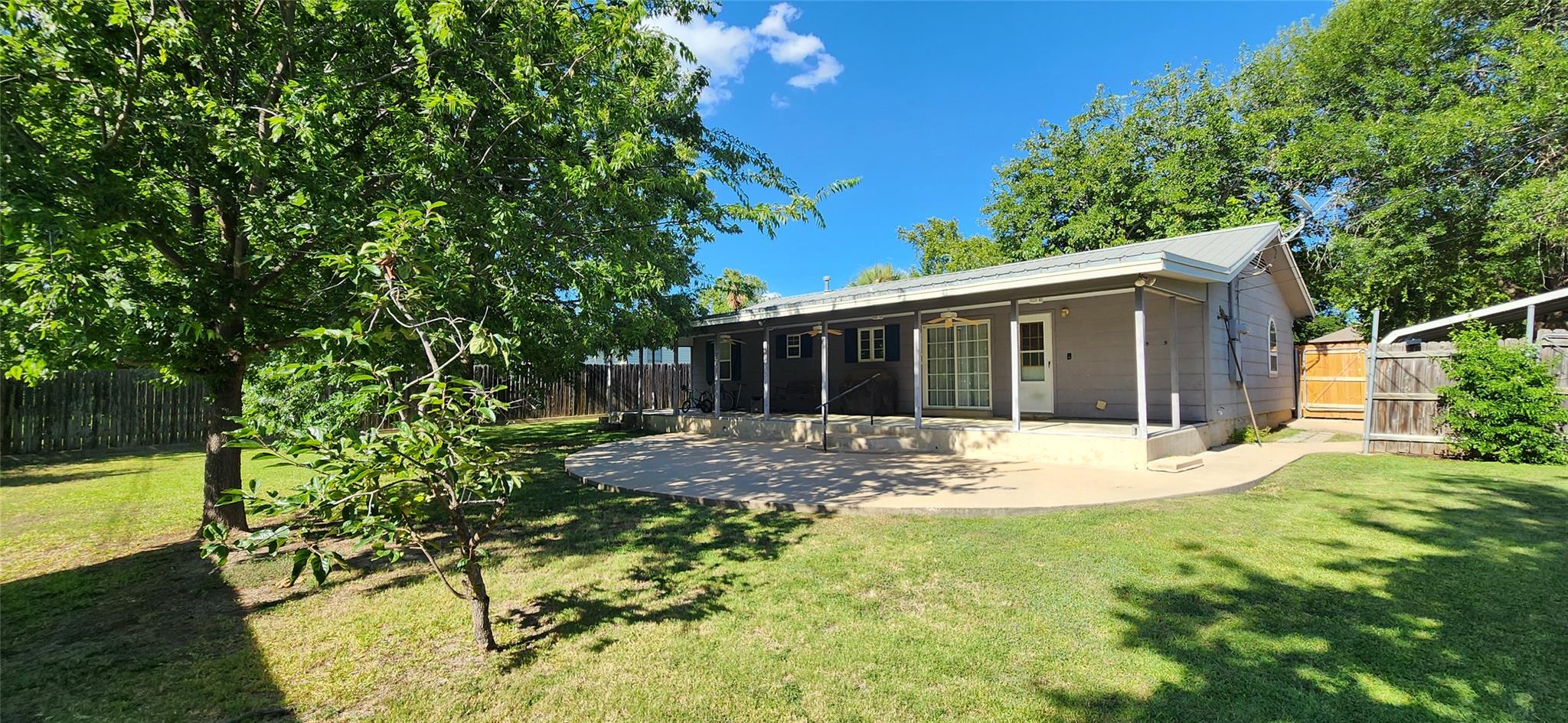 302 Julie St Property Photo 27